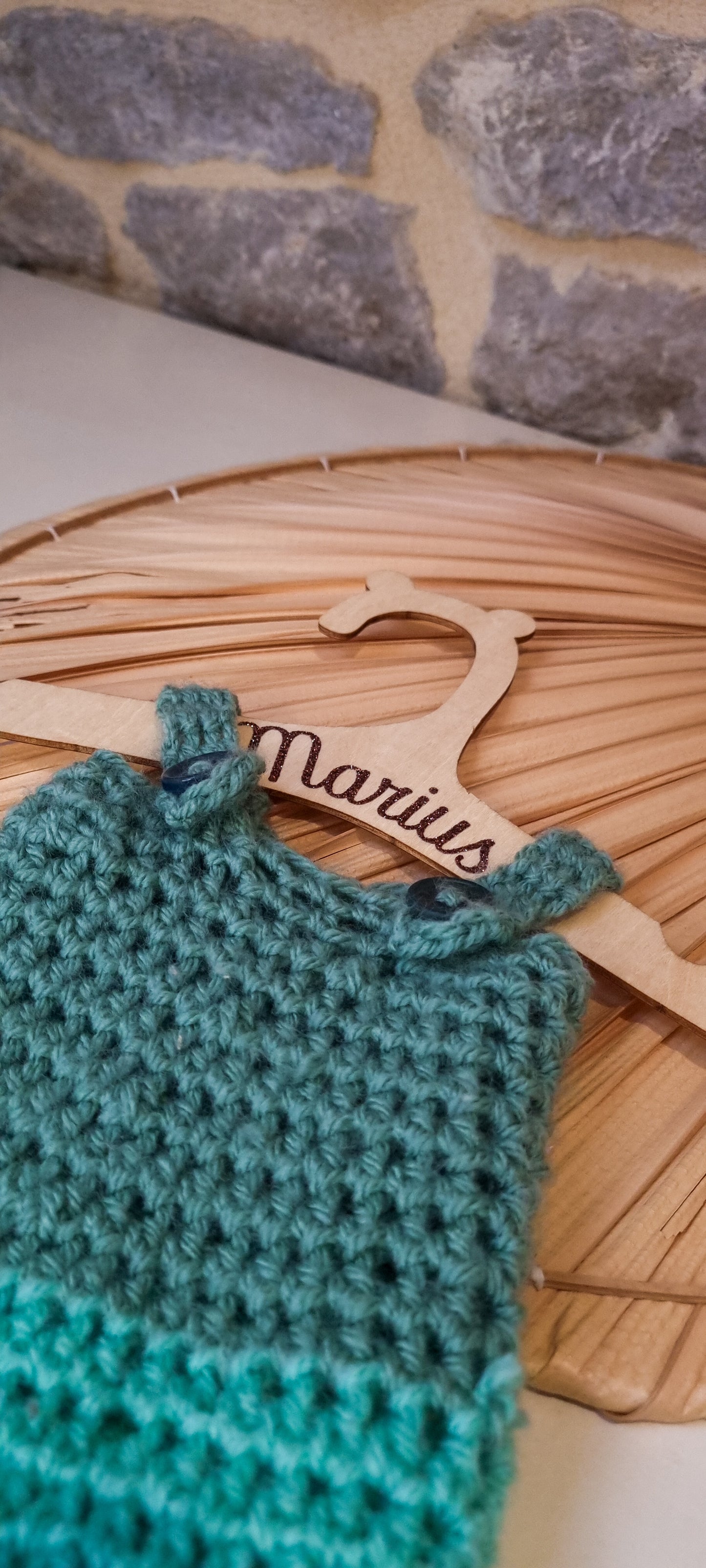 Cintre en bois personnalisé