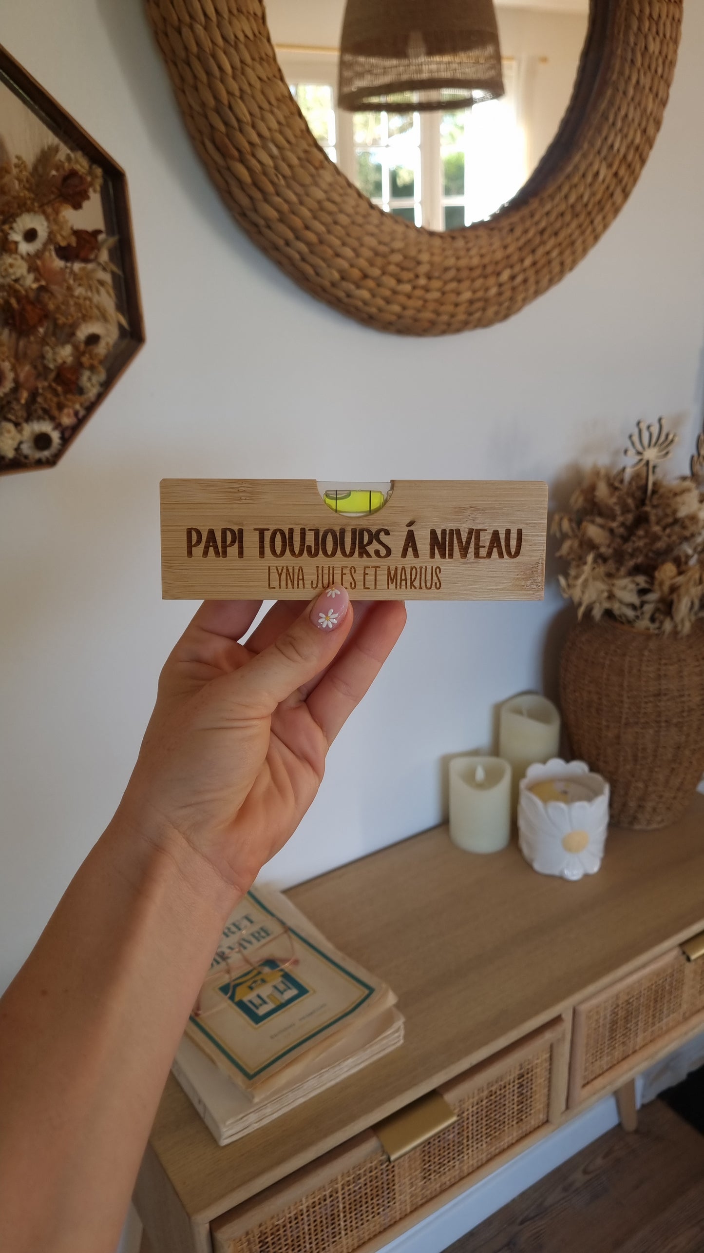 Niveau en bois personnalisé – Le cadeau original pour les papas et papis bricoleurs !