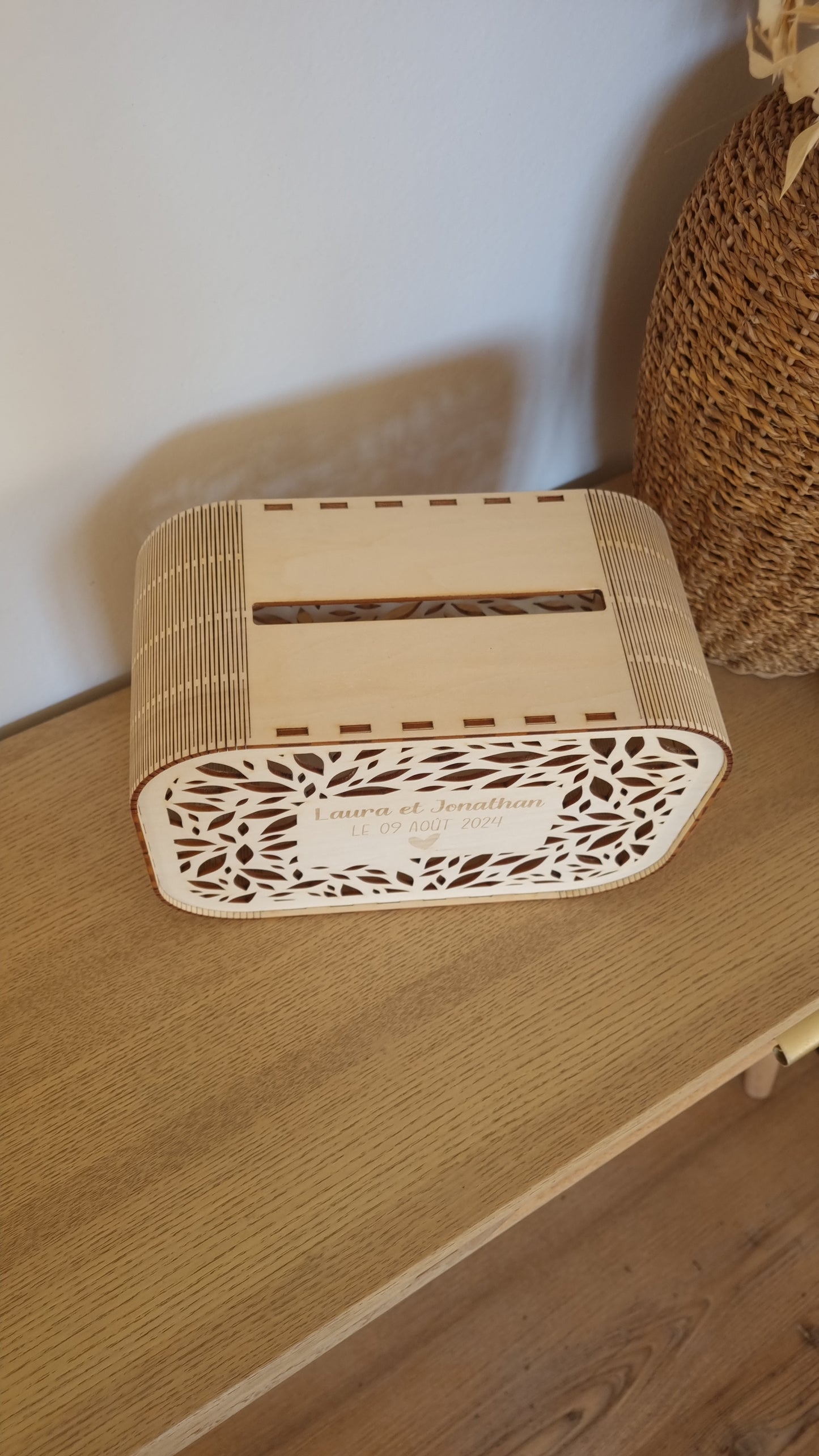 Urne de mariage personnalisable en bois – Un écrin unique pour vos précieux souvenirs