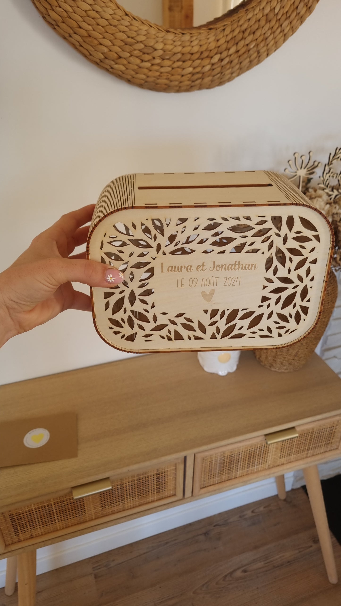 Urne de mariage personnalisable en bois – Un écrin unique pour vos précieux souvenirs
