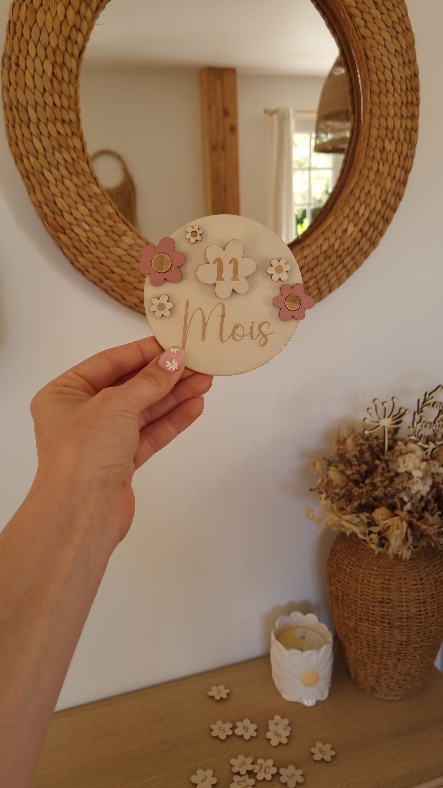 Cartes étapes en bois – Suivez les mois de bébé avec tendresse