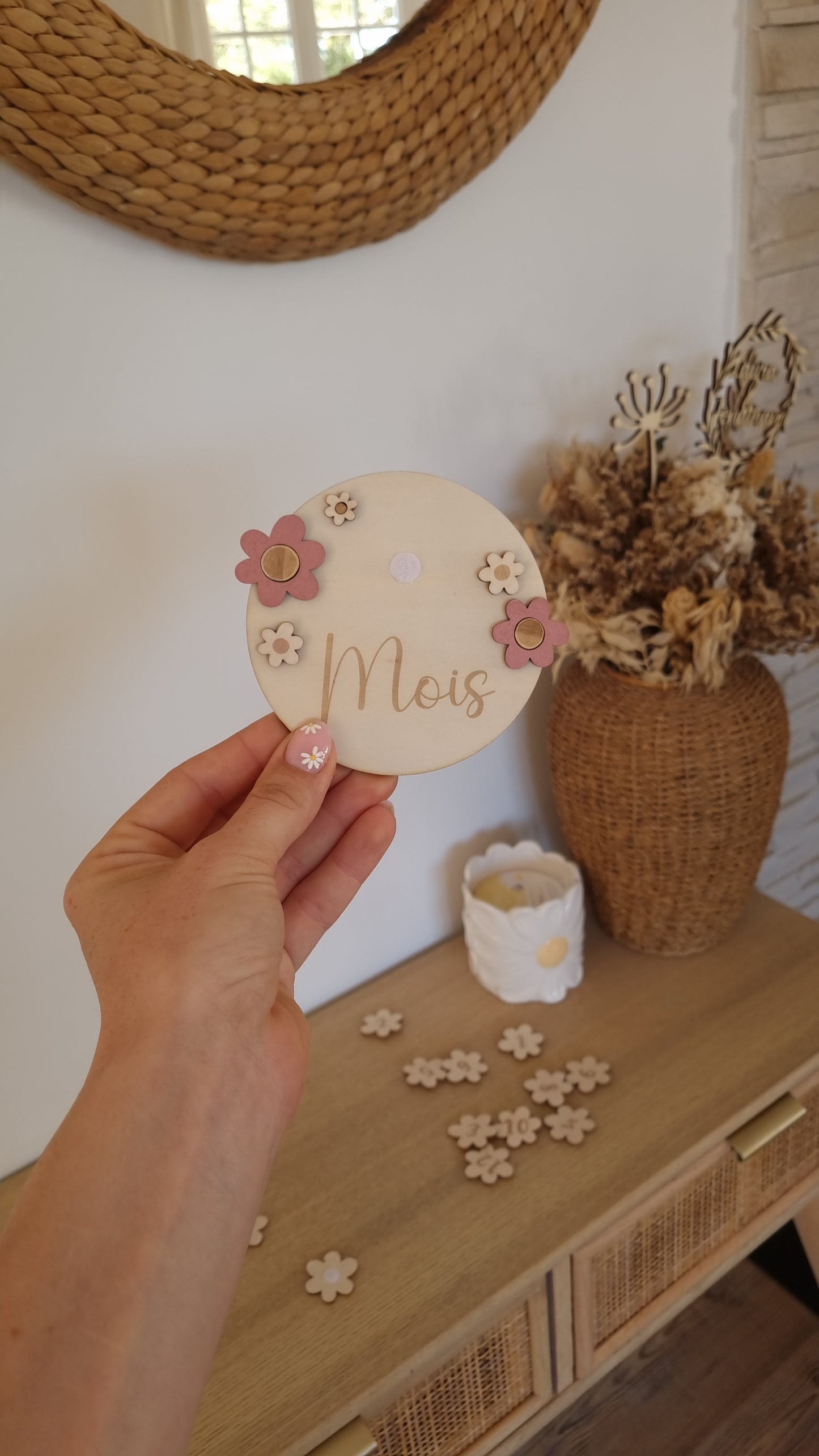 Cartes étapes en bois – Suivez les mois de bébé avec tendresse