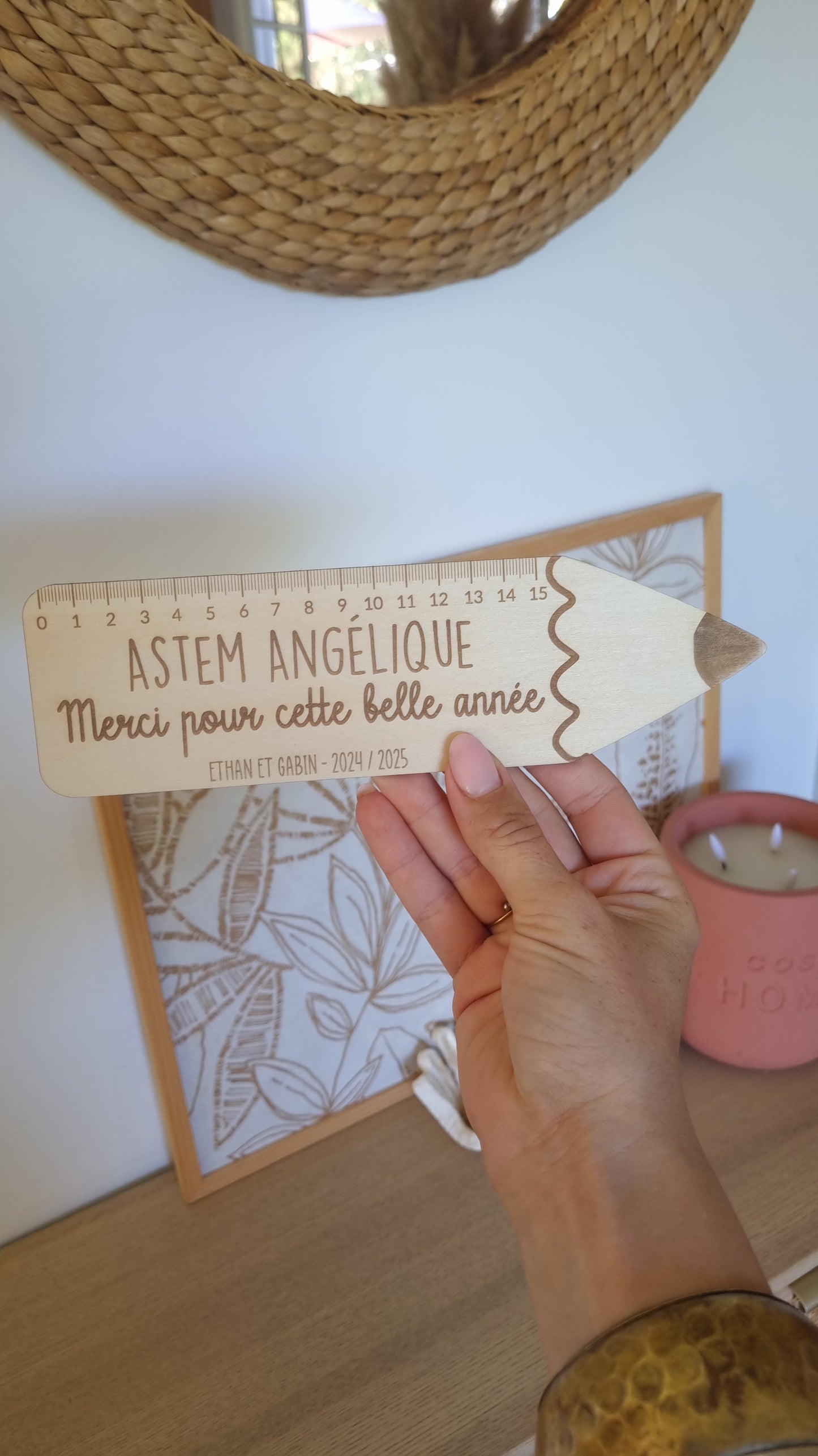 Règle personnalisée en bois – Forme de crayon ✏️ – Cadeau de fin d’année pour Maîtresse, Maître, ATSEM