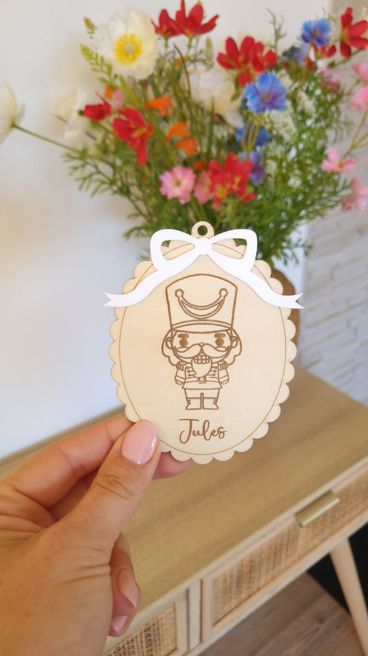 Boule de Noël casse noisette