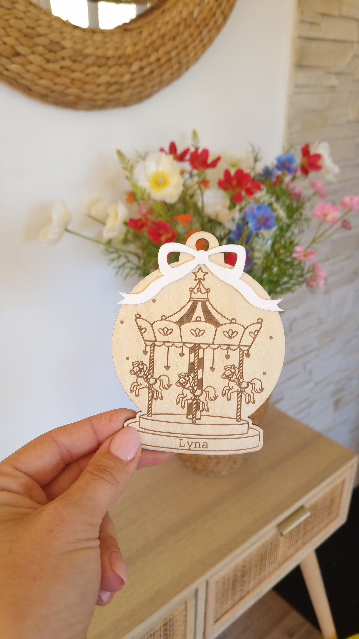 Boule de Noël en bois- Modèle Manège 🎠