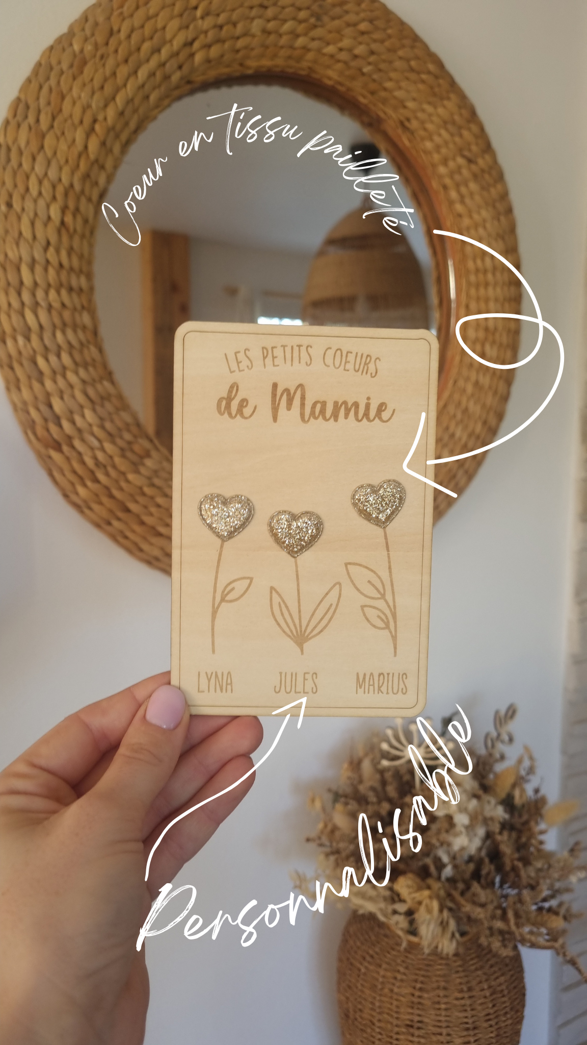 Jolie carte postale en bois les petits coeurs