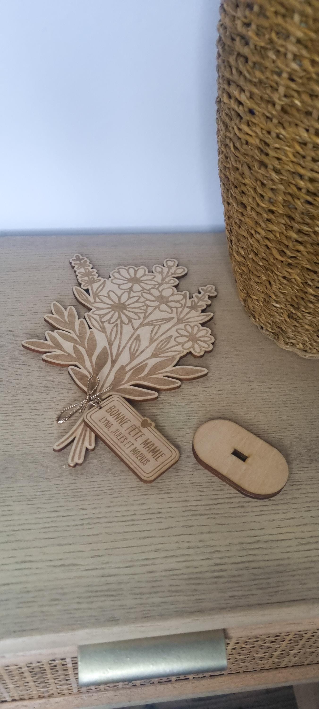 Bouquet de fleur en bois personnalisé - Fête des mamies - Mamies - Les petits coeurs à mamie - Les amours à mamie - cadeau mamie