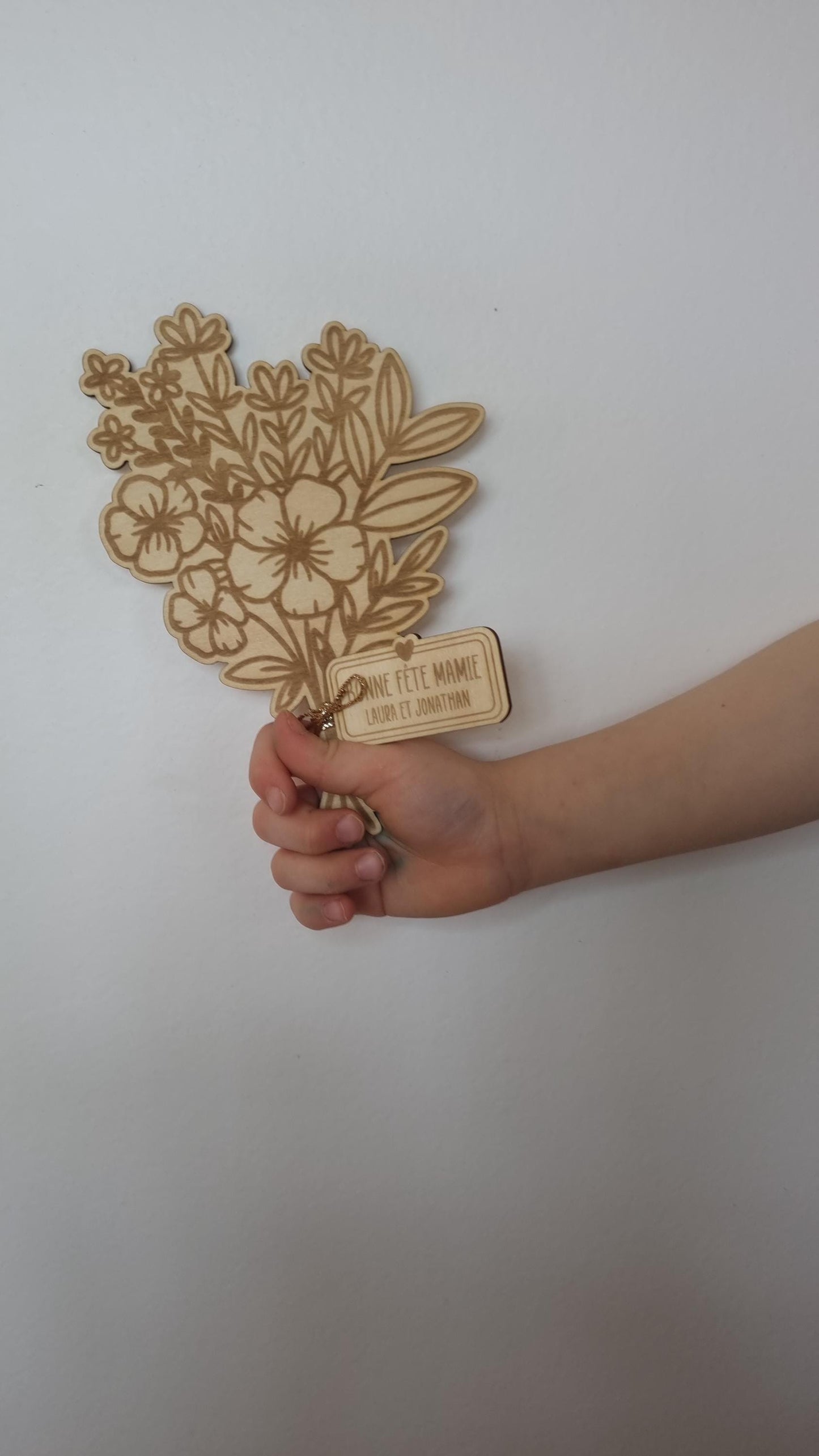 Bouquet de fleur en bois personnalisé - Fête des mamies - Mamies - Les petits coeurs à mamie - Les amours à mamie - cadeau mamie