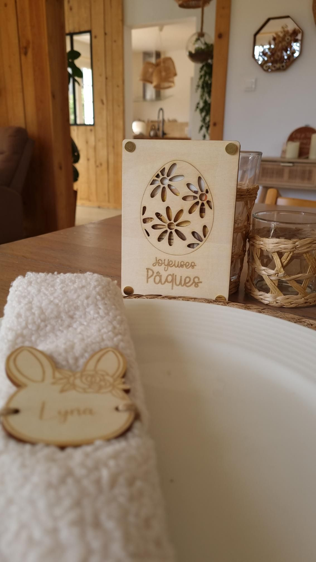 Carte en bois spéciale Pâques