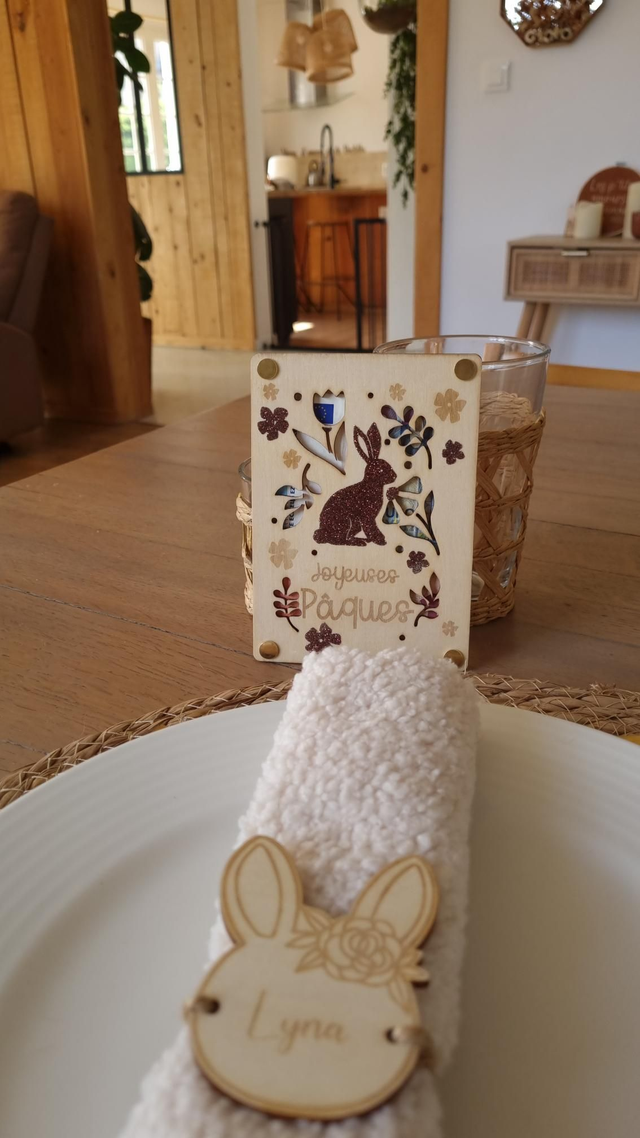 Carte en bois spéciale Pâques
