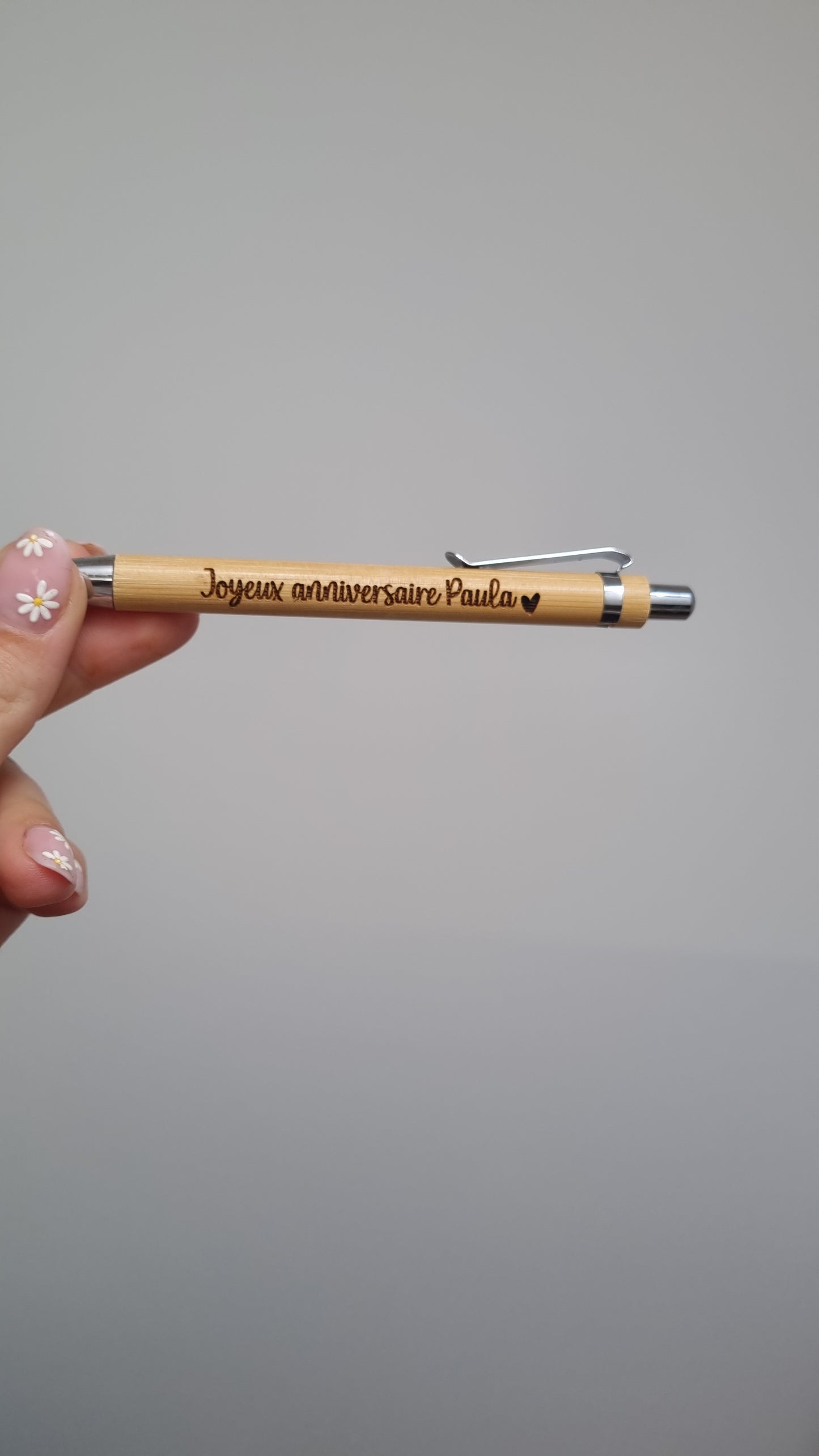 Stylo personnalisé en bois - Joyeux anniversaire