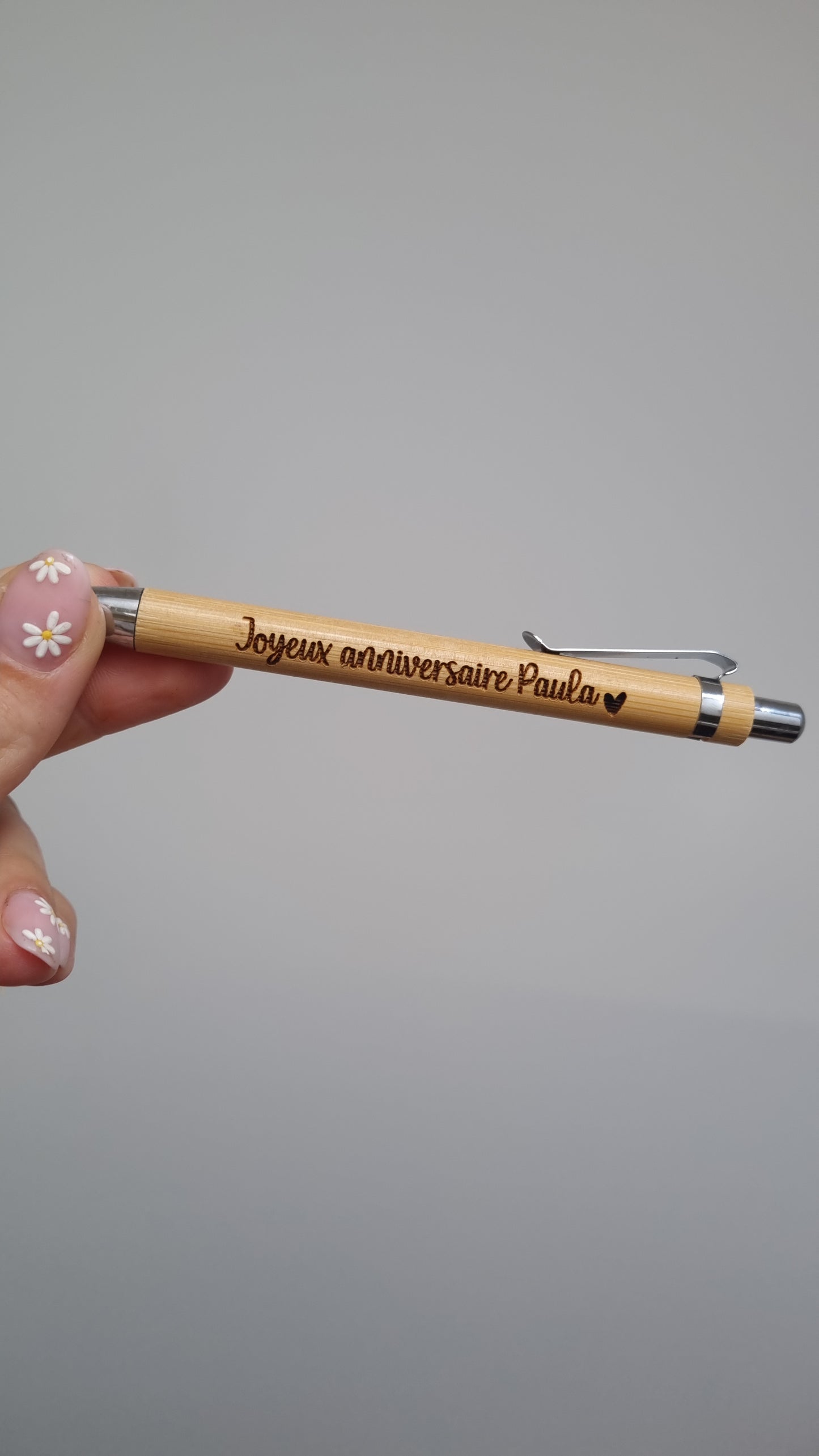 Stylo personnalisé en bois - Joyeux anniversaire