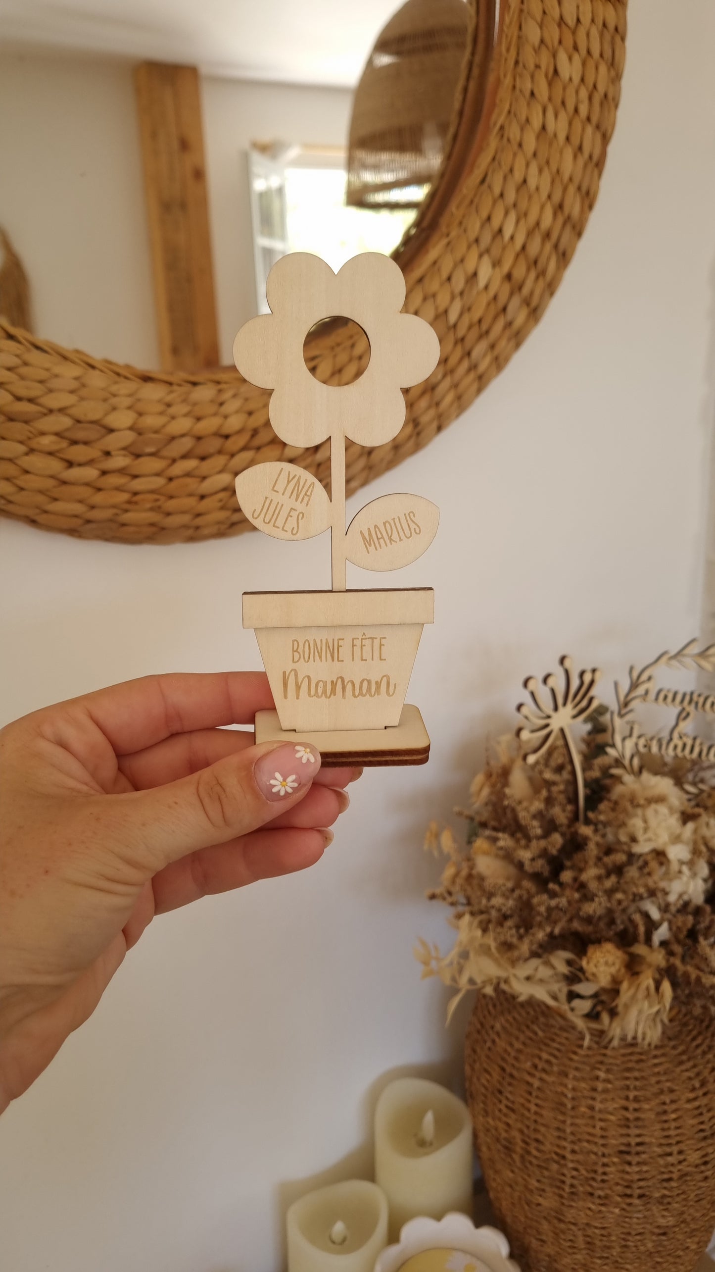 Fleur en bois personnalisée – Déco pleine d’amour pour la Fête des Mères 🌸