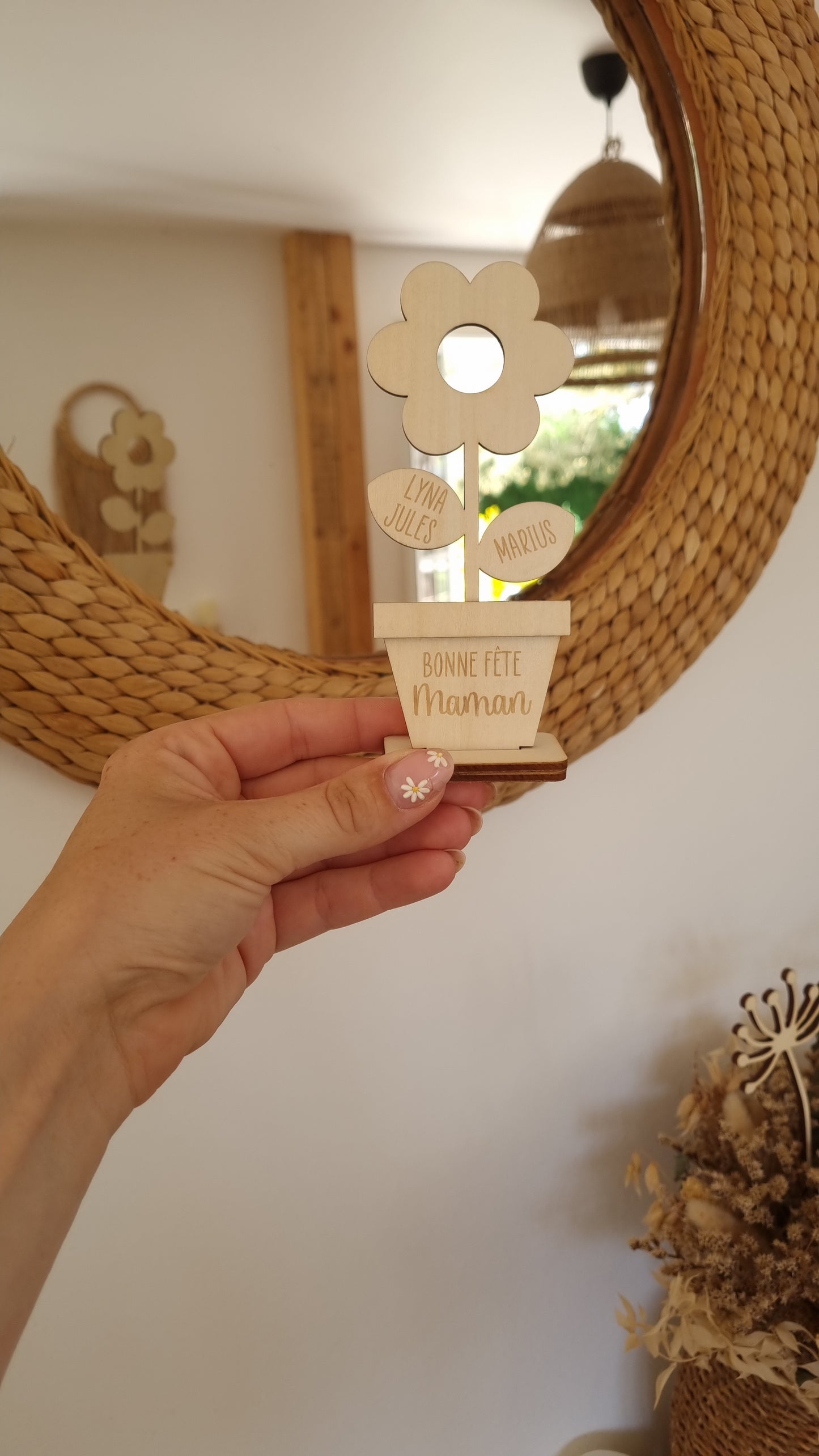 Fleur en bois personnalisée – Déco pleine d’amour pour la Fête des Mères 🌸