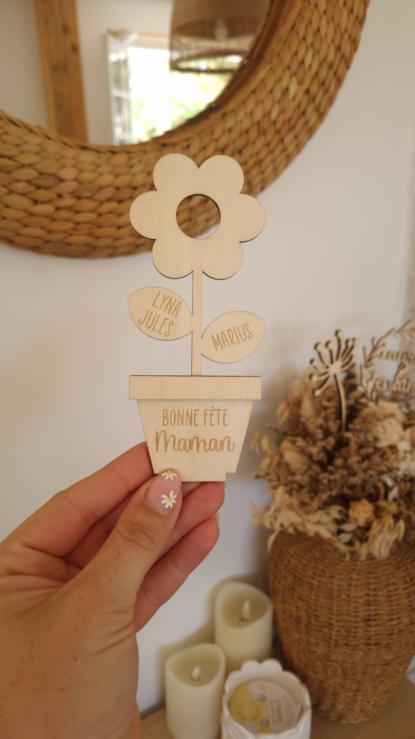 Fleur en bois personnalisée – Déco pleine d’amour pour la Fête des Mères 🌸