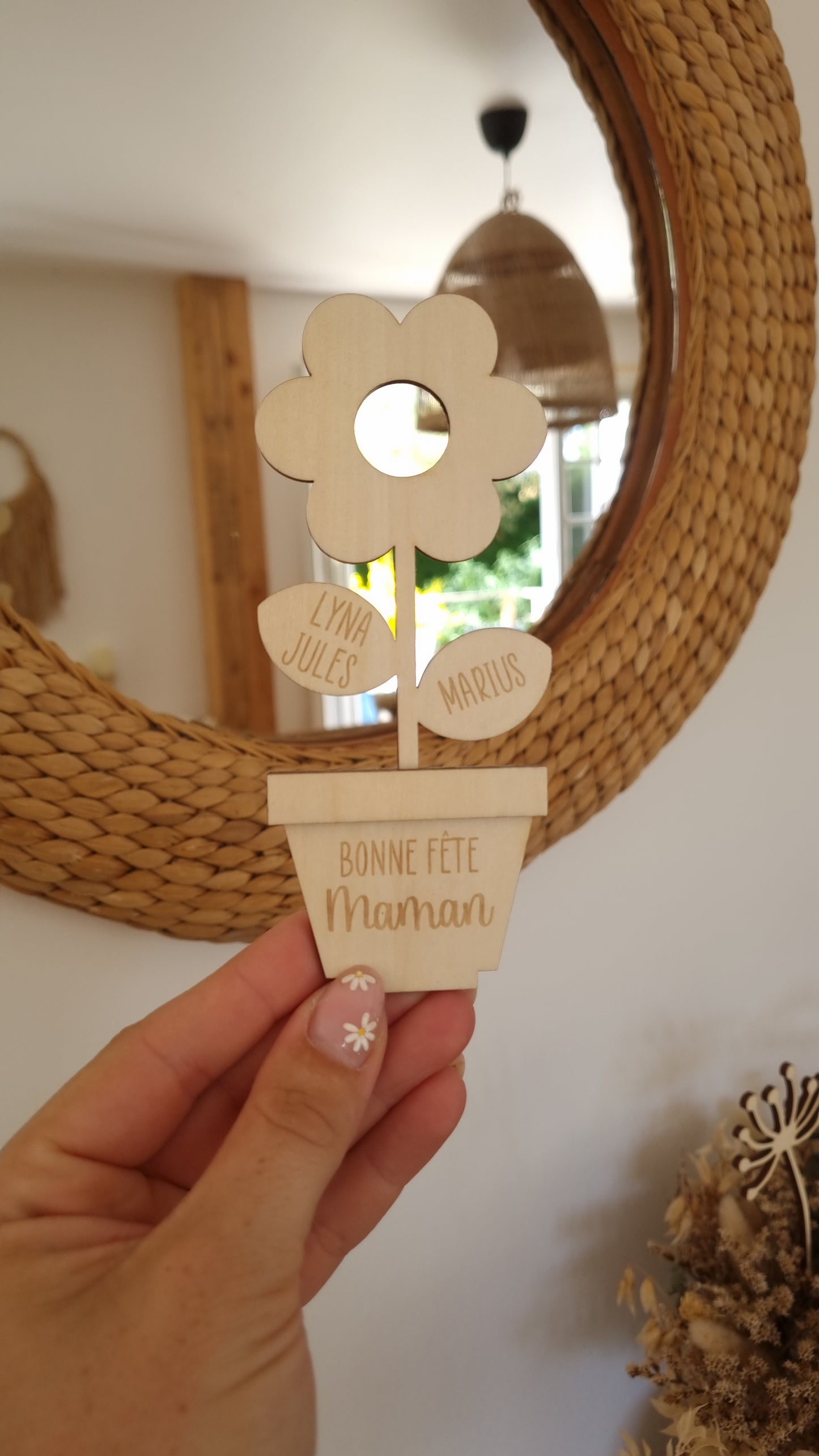Fleur en bois personnalisée – Déco pleine d’amour pour la Fête des Mères 🌸