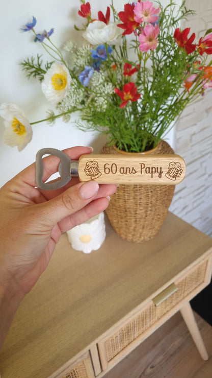 Décapsuleur personnalisé en bois gravé