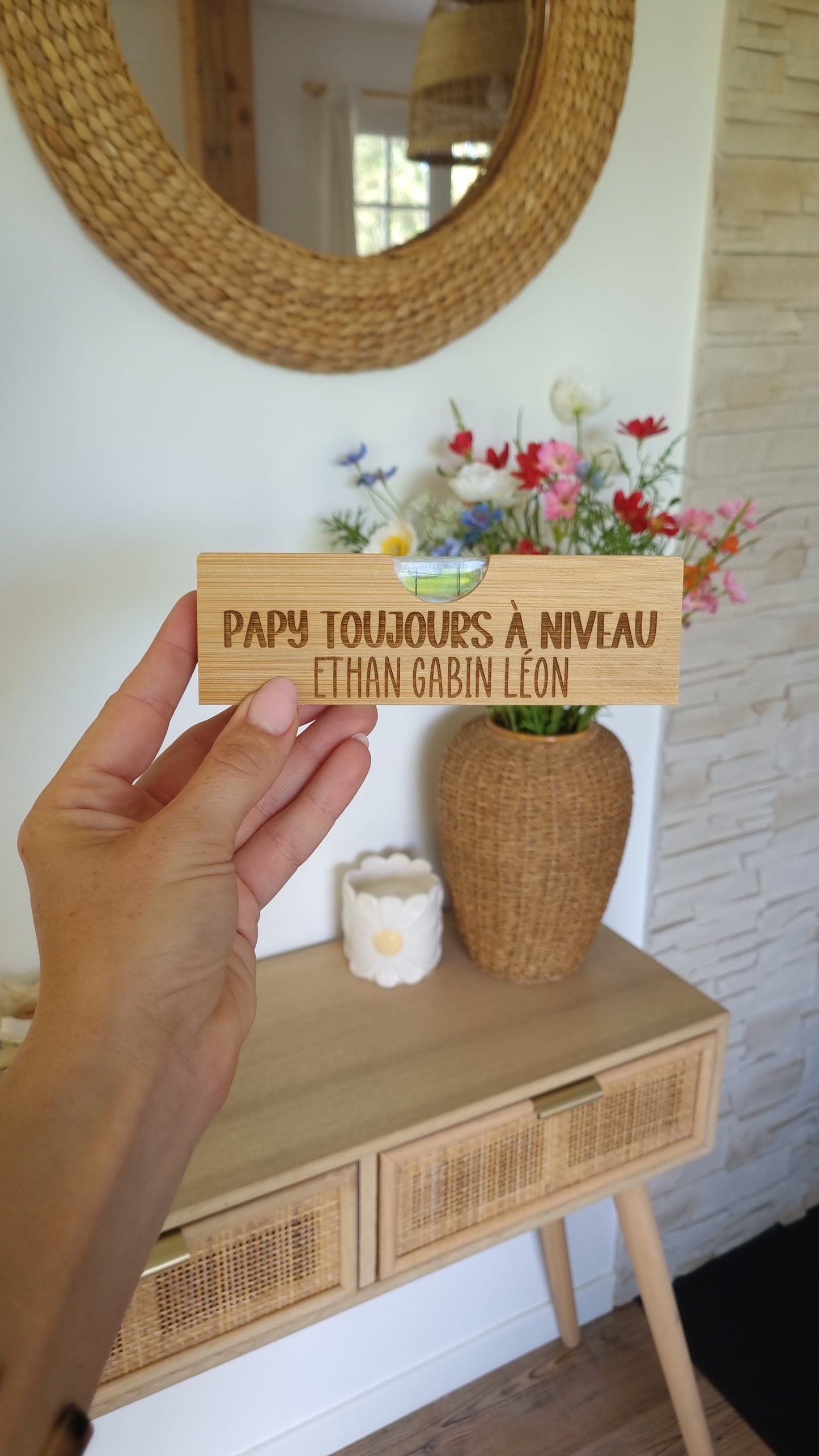 Niveau en bois personnalisé – Le cadeau original pour les papas et papis bricoleurs !