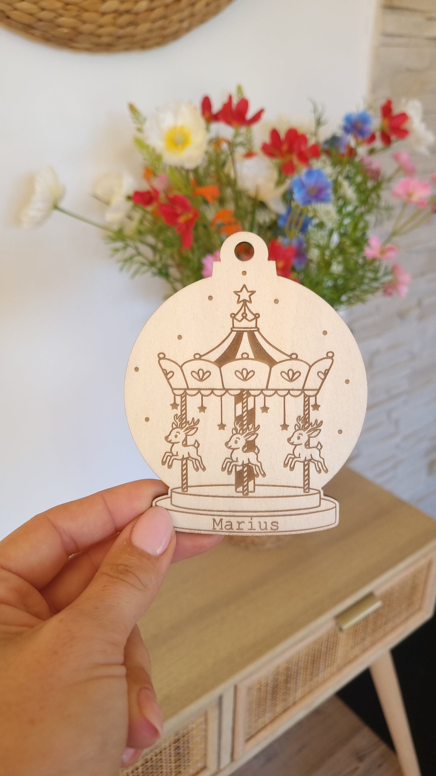 Boule de Noël en bois- Modèle Manège 🎠