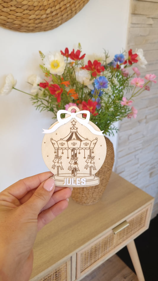 Boule de Noël en bois- Modèle Manège