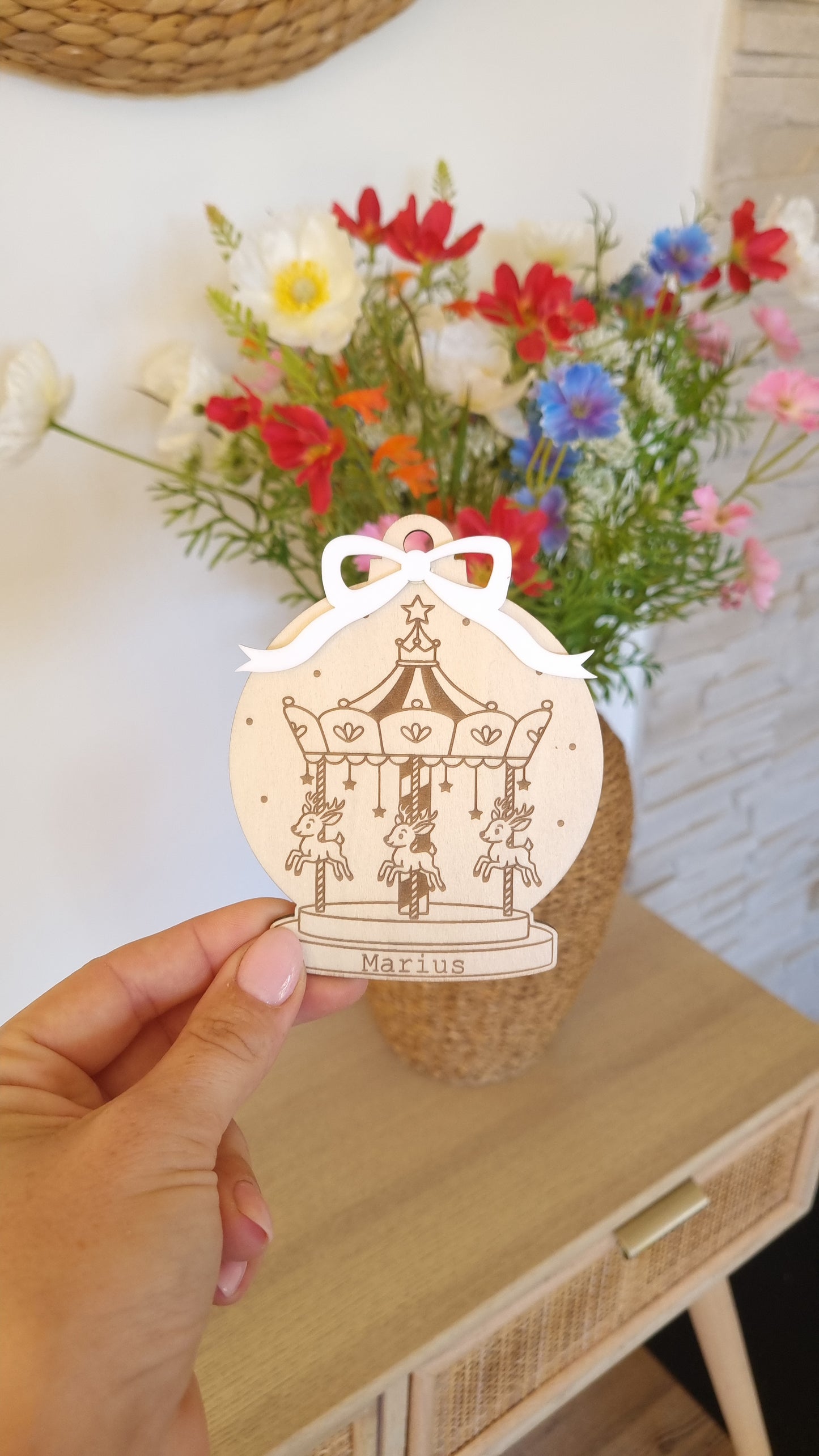 Boule de Noël en bois- Modèle Manège 🎠