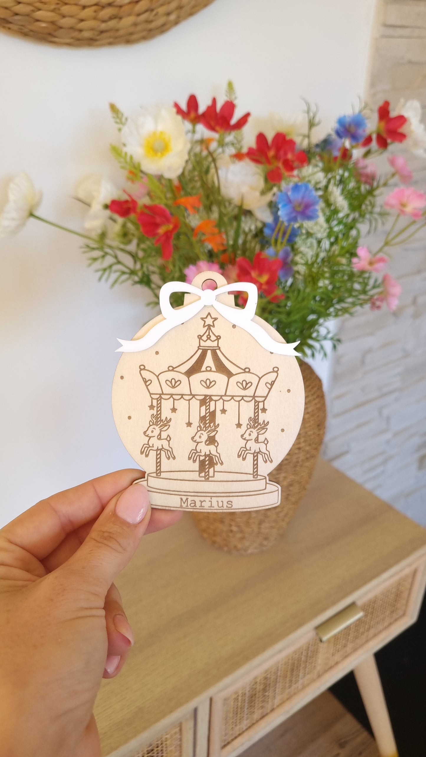 Boule de Noël en bois- Modèle Manège 🎠