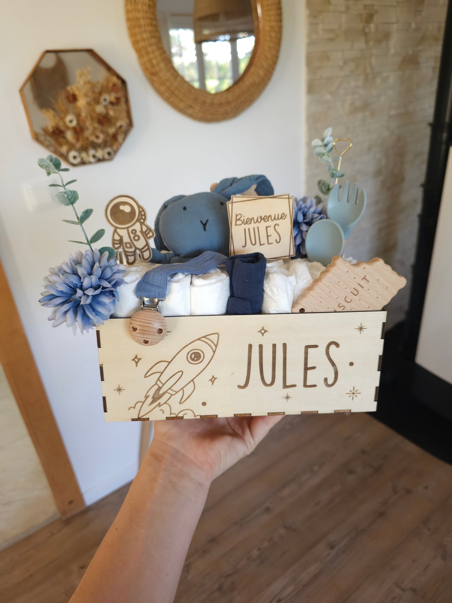 Cadeau de naissance personnalisé – Bouquet de couches et boîte de naissance sur mesure