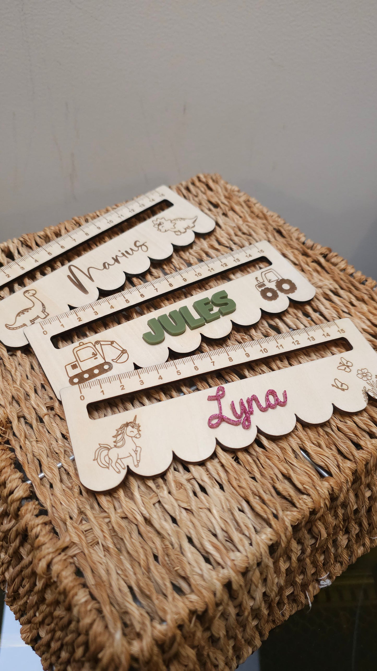 Règle en bois personnalisable – Apprendre à lire avec plaisir