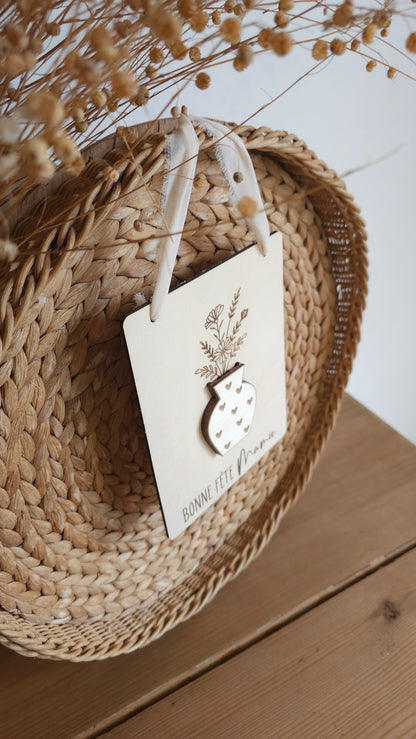 Carte à suspendre Fête des Mamies – Vase en relief et fleurs amovibles