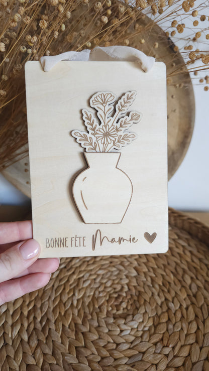 Carte à suspendre Fête des Mamies – Vase en relief et fleurs amovibles