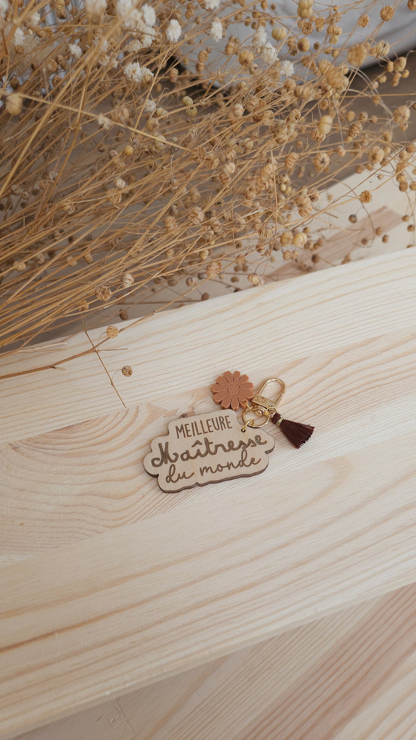 Porte-clés Maîtresse personnalisé avec pompon et fleurs acryliques – Cadeau de fin d'année