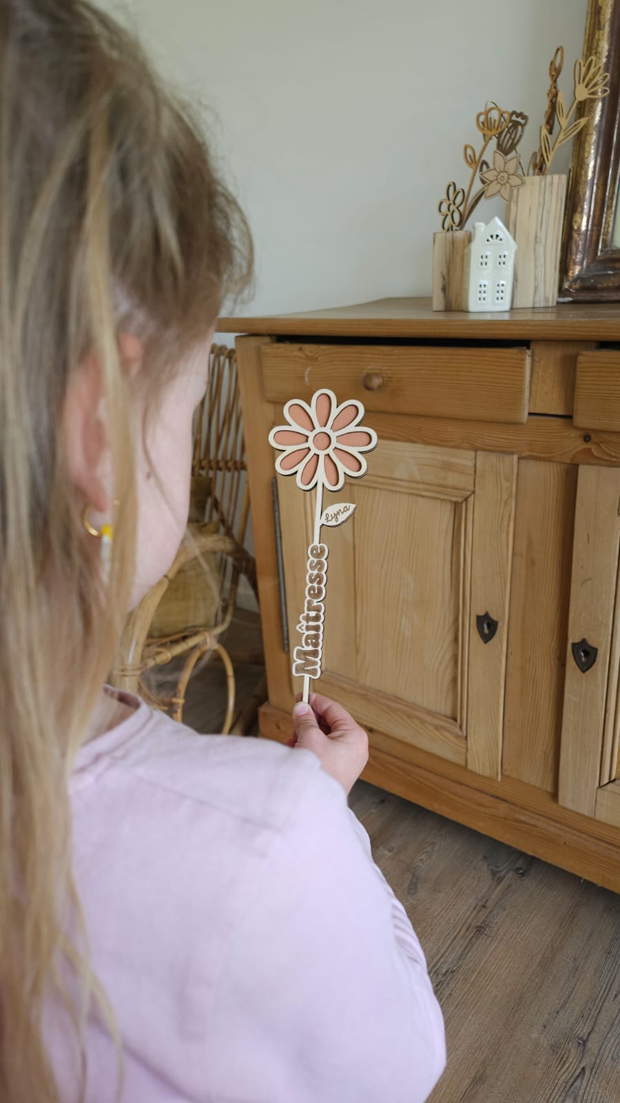 fleur en bois - fin d'année - Maîtresse - atsem - cadeau personnalisé- nounou