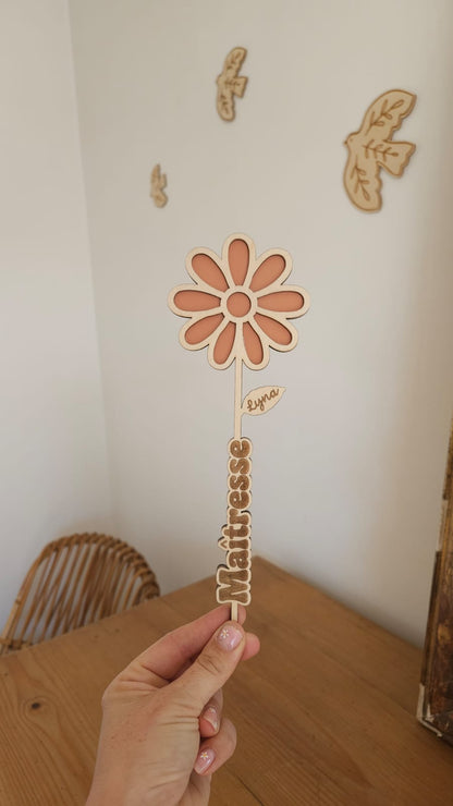 fleur en bois - fin d'année - Maîtresse - atsem - cadeau personnalisé- nounou