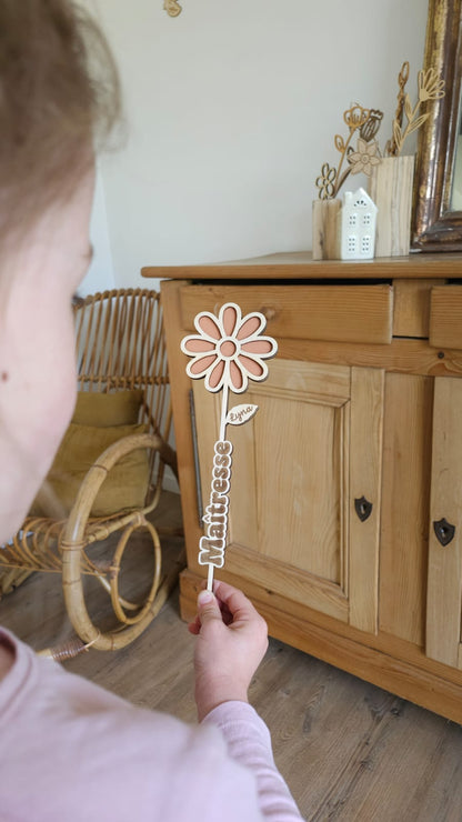 fleur en bois - fin d'année - Maîtresse - atsem - cadeau personnalisé- nounou