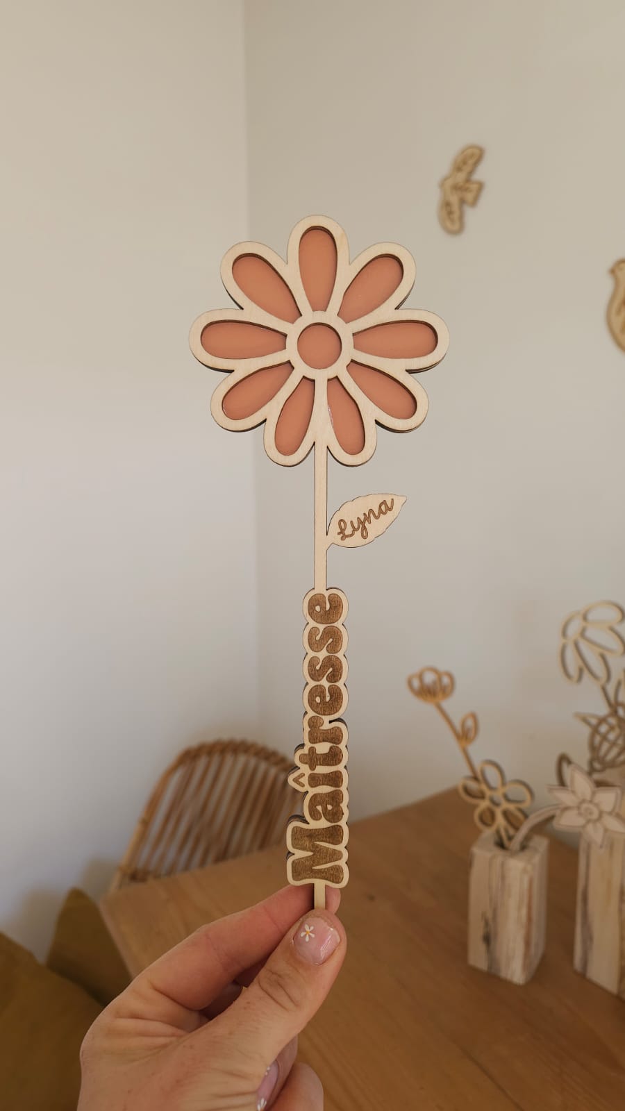 fleur en bois - fin d'année - Maîtresse - atsem - cadeau personnalisé- nounou