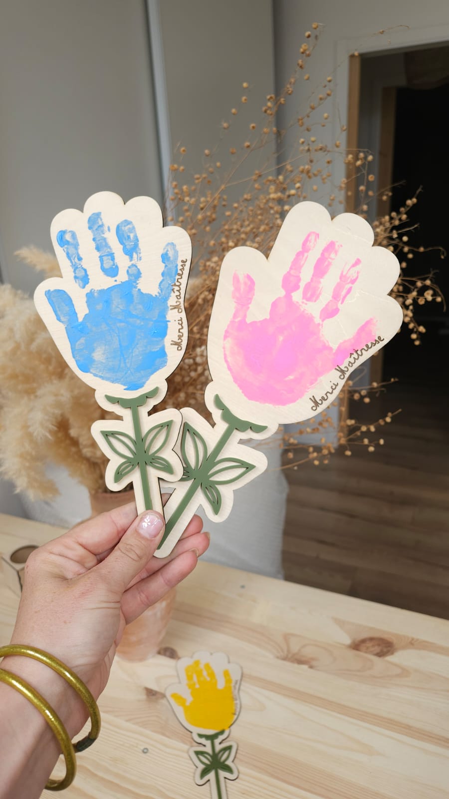 Fleur en bois à peindre – Cadeau Fin d'année avec empreinte de main - Nounou - Atsem - Maîtresse