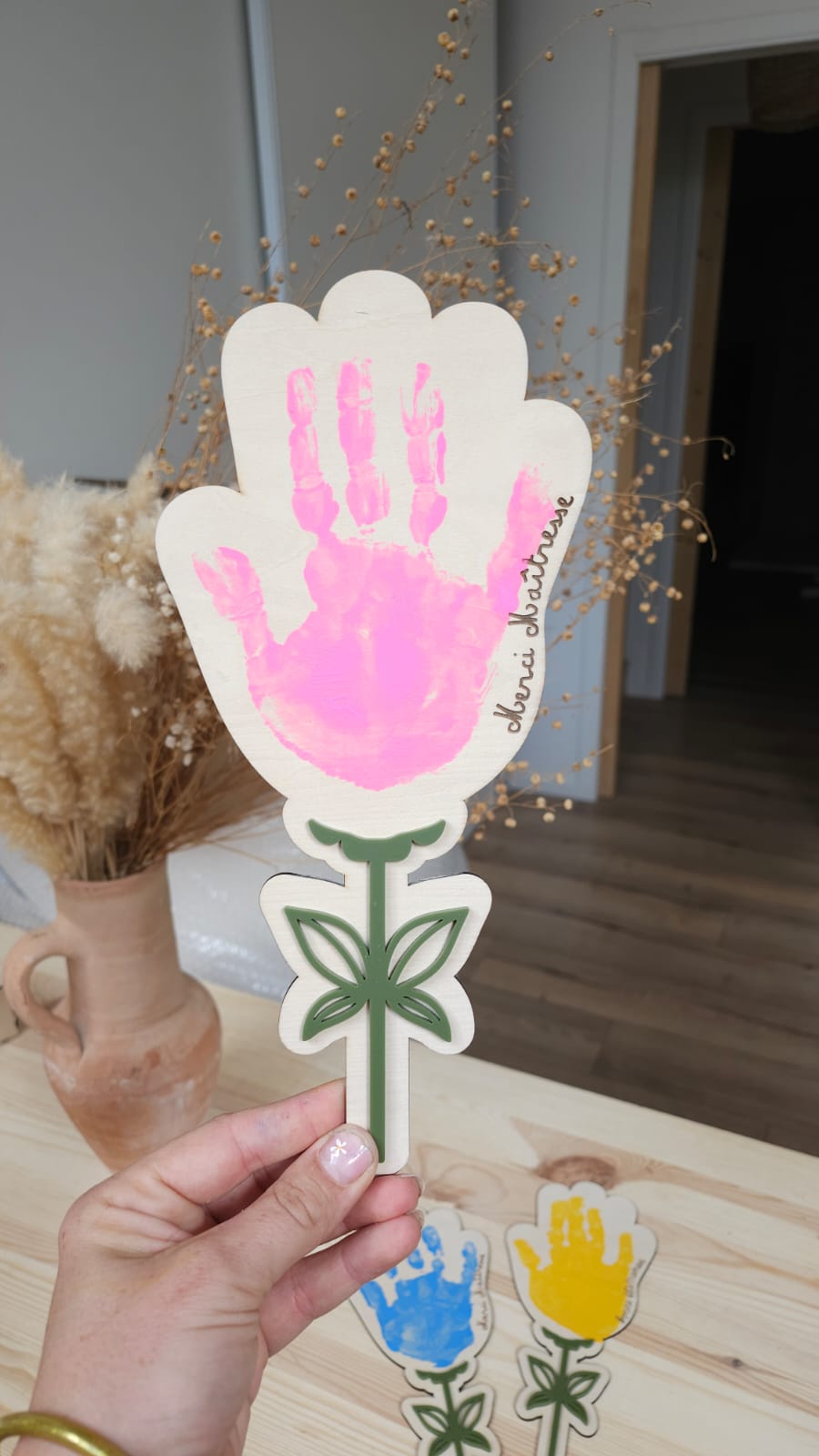 Fleur en bois à peindre – Cadeau Fin d'année avec empreinte de main - Nounou - Atsem - Maîtresse