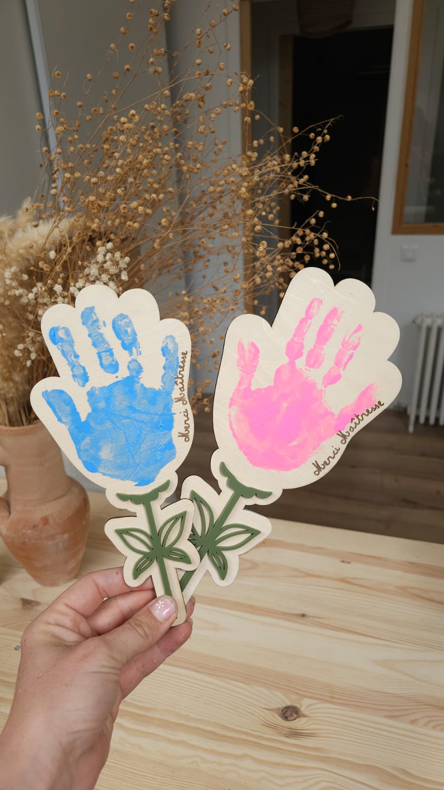Fleur en bois à peindre – Cadeau Fin d'année avec empreinte de main - Nounou - Atsem - Maîtresse