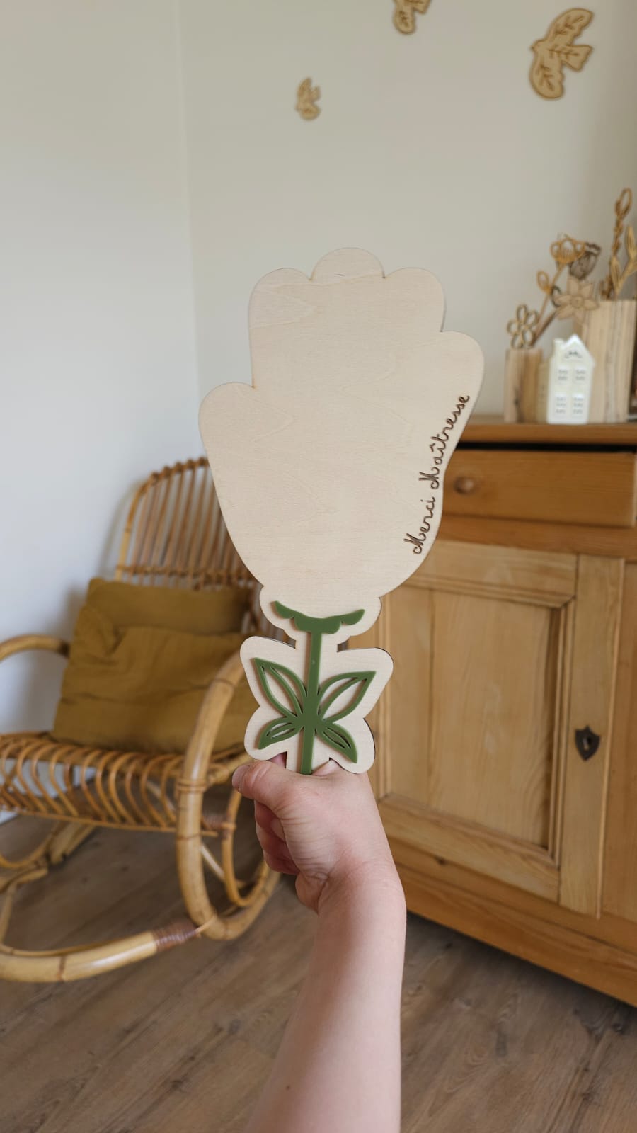 Fleur en bois à peindre – Cadeau Fin d'année avec empreinte de main - Nounou - Atsem - Maîtresse